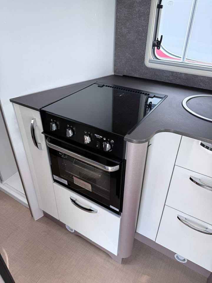 251 BURSTNER LYSEO TD 736 - Image 4