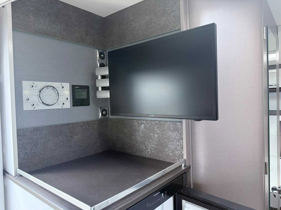 251 BURSTNER LYSEO TD 736 - Image 8